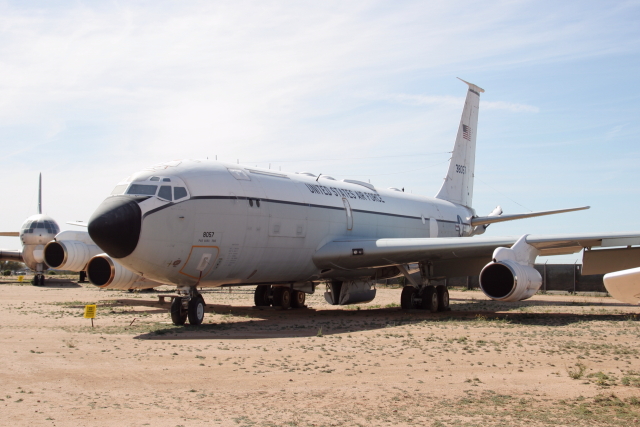 kinsanさんが、デビスモンサン空軍基地で撮影したアメリカ空軍 EC-135J (717-166)の航空フォト（飛行機 写真・画像）