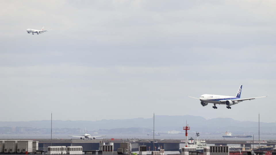 全日空 Boeing 777-300 JA796A 羽田空港 航空フォト | by 誘喜さん 撮影2021年09月25日