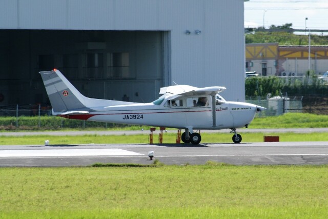 永介さんが、鹿児島空港で撮影したエアフライトジャパン 172P Skyhawk IIの航空フォト（飛行機 写真・画像）