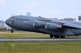 kaz787さんが、伊丹空港で撮影したアメリカ空軍 C-17A Globemaster IIIの航空フォト（飛行機 写真・画像）