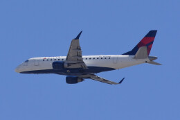 航空フォト：N873RW シャトル・アメリカ E170