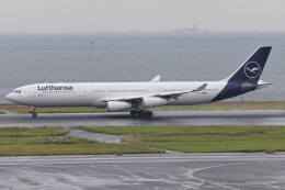 BOEING737MAX-8さんが、羽田空港で撮影したルフトハンザドイツ航空 A340-313Xの航空フォト（飛行機 写真・画像）