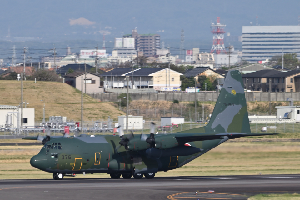 航空自衛隊 Lockheed C-130 Hercules 75-1076 名古屋飛行場 航空フォト | by せとりーとさん 撮影2022年