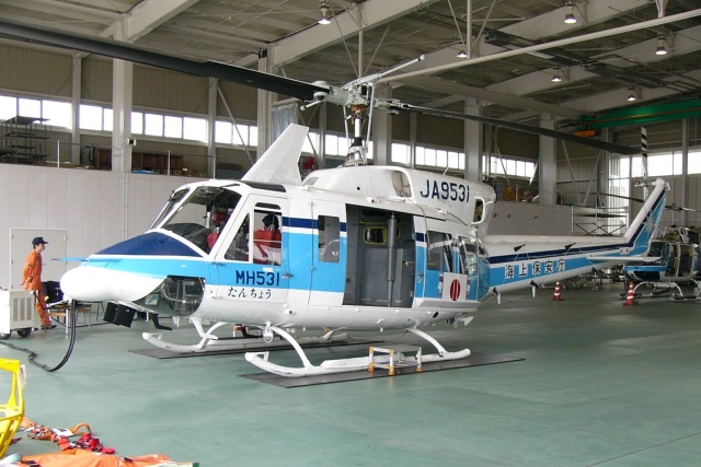 ベル212ツインジェットヘリ Yahoo!オークション - 希少 完成品 graupner BELL 212 TWIN-JET