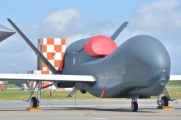 MOR1(新アカウント)さんが、三沢飛行場で撮影した航空自衛隊 RQ-4B-30 Global Hawkの航空フォト（飛行機 写真・画像）