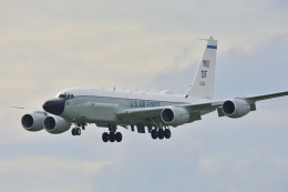 rail_airlineさんが、横田基地で撮影したアメリカ空軍 RC-135W Rivet Joint (717-158)の航空フォト（飛行機 写真・画像）