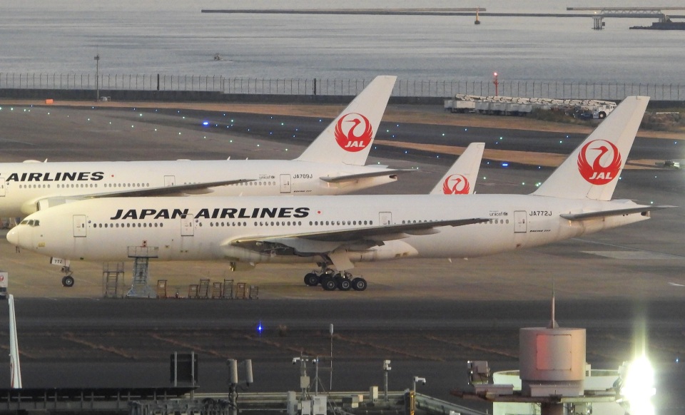 値下げ中　日本航空Boeing777-200ER 日本航空 Boeing 777-200 JA772J 羽田空港 航空フォト | by