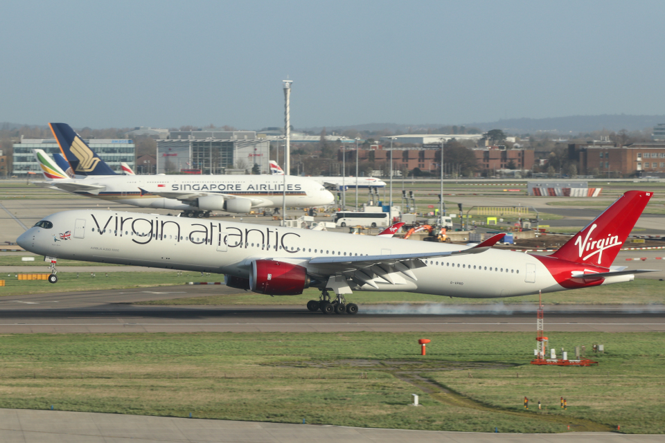ヴァージンアトランティック A350-1000 ロンドンヒースロー空港 ヴァージン・アトランティック航空 Airbus A350-1000 G-VPRD