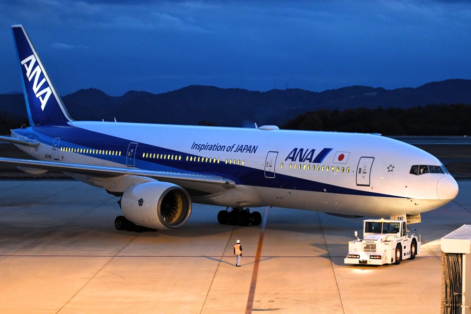 全日空 Boeing 777-200 JA741A 広島空港 航空フォト | by Mr