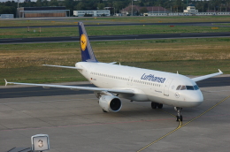 Tegelさんが、ベルリン・テーゲル空港で撮影したルフトハンザドイツ航空 A320-211の航空フォト（飛行機 写真・画像）