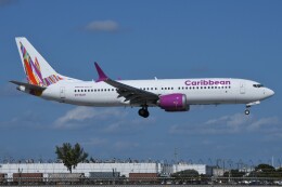 デルタおA330さんが、マイアミ国際空港で撮影したカリビアン航空 737-8-MAXの航空フォト（飛行機 写真・画像）