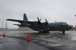 いかなごのくぎ煮さんが、岩国空港で撮影したアメリカ海兵隊 KC-130J Herculesの航空フォト（飛行機 写真・画像）