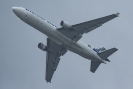 Mochi7D2さんが、横田基地で撮影したウエスタン・グローバル・エアラインズ MD-11Fの航空フォト（飛行機 写真・画像）