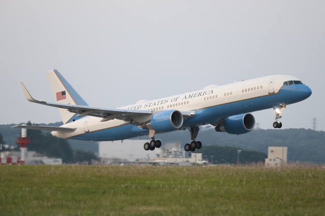 hanatomo735さんが、横田基地で撮影したアメリカ空軍 757-2Q8の航空フォト（飛行機 写真・画像）