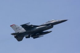 えとたつさんが、横田基地で撮影したアメリカ空軍 F-16CM-50-CF Fighting Falconの航空フォト（飛行機 写真・画像）