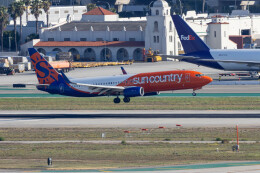 航空フォト：N832SY サンカントリー・エアラインズ 737-800