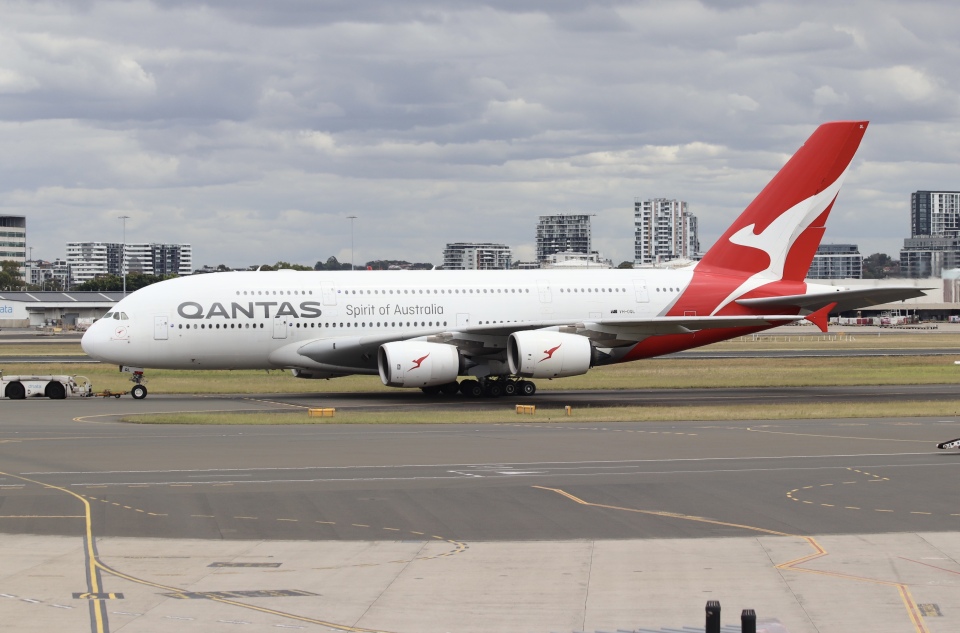 カンタス航空 Airbus A380 VH-OQL シドニー国際空港 航空フォト