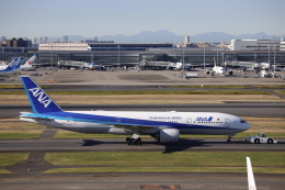 b789ryomaさんが、羽田空港で撮影した全日空 777-281の航空フォト（飛行機 写真・画像）