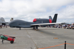 雲霧さんが、三沢飛行場で撮影した航空自衛隊 RQ-4B-30 Global Hawkの航空フォト（飛行機 写真・画像）