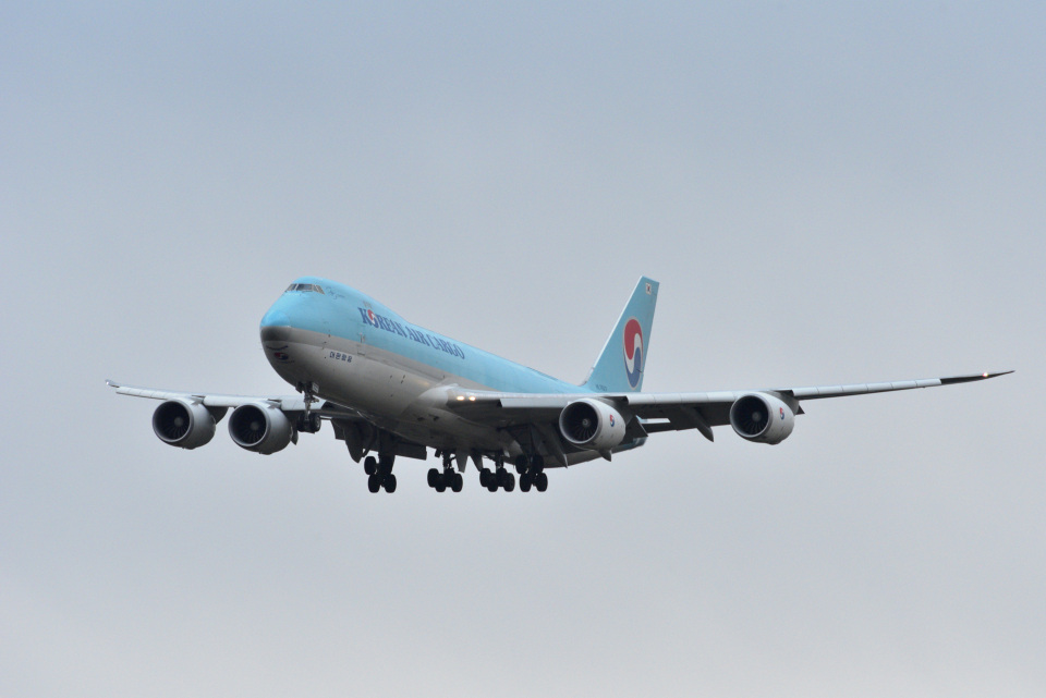 【新品未開封】大韓航空 BOEING 747-8（1/400) フィギュア 新品未開封】大韓航空 BOEING 747-8（1/400) 厳し フィギュア