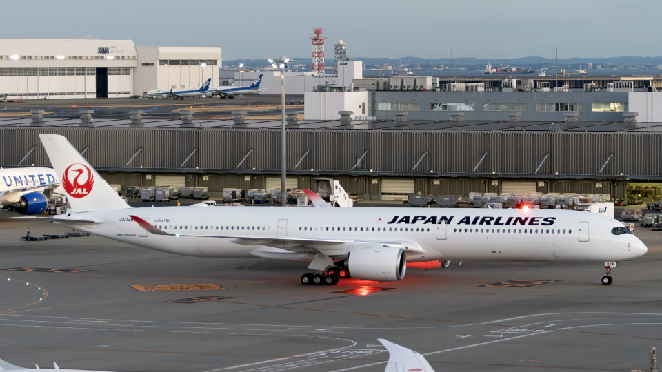 日本航空 Airbus A350-1000 【即日発送】 日本航空 Airbus A350-1000 JA01WJ 羽田空港 航空フォト | by