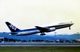 狛犬さんが、熊本空港で撮影した全日空 767-381の航空フォト（飛行機 写真・画像）