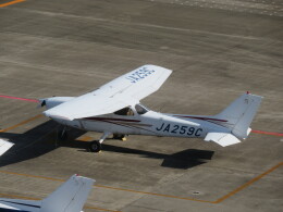 ランチパッドさんが、名古屋飛行場で撮影した旭伸航空 172R Skyhawkの航空フォト（飛行機 写真・画像）