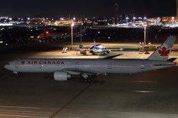 Abramsさんが、羽田空港で撮影したエア・カナダ 777-333/ERの航空フォト（飛行機 写真・画像）