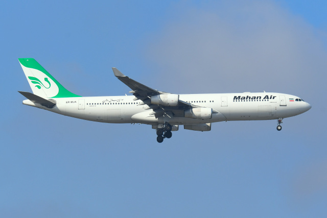エアバス A340-300 マーハーン航空 EP-MMA　1/200 エアバス A340-300 マーハーン航空 EP-MMA 1/200
