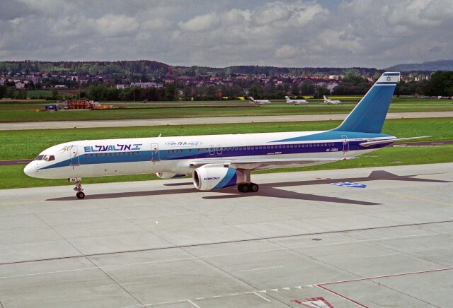 ヘキサゴンさんが、チューリッヒ空港で撮影したエルアル・イスラエル航空 757-258の航空フォト（飛行機 写真・画像）