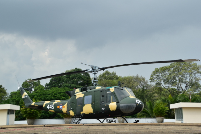 Anchorage2000さんが、タンソンニャット国際空港で撮影したアメリカ空軍 UH-1Hの航空フォト（飛行機 写真・画像）