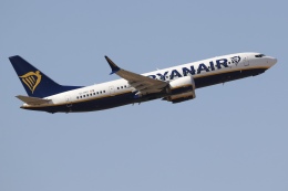 航空フォト：EI-HAT ライアンエア 737 MAX 8