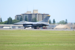 brasovさんが、横田基地で撮影したアメリカ空軍 F-16CM-50-CF Fighting Falconの航空フォト（飛行機 写真・画像）