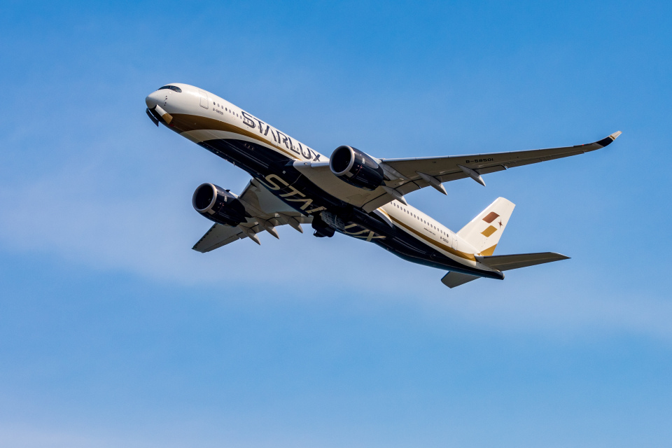 スターラックス 1/200 A350-900 樹脂製モデル 1:200 Aviation200 Starlux Airlines Airbus A350-900 B-5850