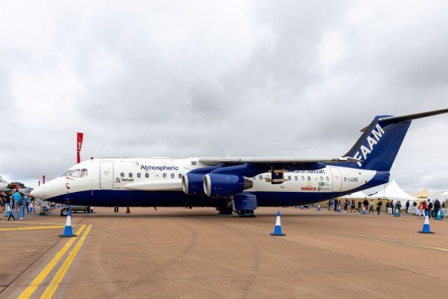 チャッピー・シミズさんが、フェアフォード空軍基地で撮影したBAe システムズ BAe-146-301ARAの航空フォト（飛行機 写真・画像）