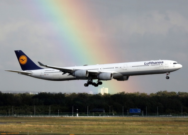 AIRBUS 340-600 ルフトハンザ ファンハンザ エアバス（エアバス