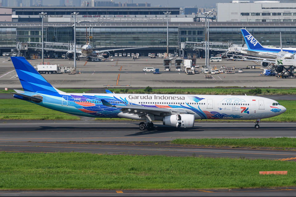 Garuda Indonesia A330-300 ガルーダ 三菱自動車 ph Garuda Indonesia A330-300 ガルーダ 自動車 ph