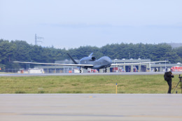 norimotoさんが、三沢飛行場で撮影した航空自衛隊 RQ-4B-30 Global Hawkの航空フォト（飛行機 写真・画像）