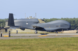 norimotoさんが、三沢飛行場で撮影した航空自衛隊 RQ-4B-30 Global Hawkの航空フォト（飛行機 写真・画像）