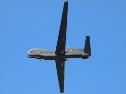 FT51ANさんが、三沢飛行場で撮影した航空自衛隊 RQ-4B-30 Global Hawkの航空フォト（飛行機 写真・画像）