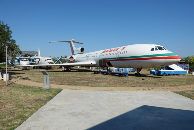 NIKEさんが、ブルガス空港で撮影したバルカン・ブルガリア航空 Tu-154B-2の航空フォト（飛行機 写真・画像）