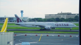 zero1さんが、ニノイ・アキノ国際空港で撮影したカタール航空 777-3DZ/ERの航空フォト（飛行機 写真・画像）