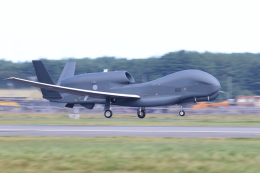 totsu19さんが、三沢飛行場で撮影した航空自衛隊 RQ-4B-30 Global Hawkの航空フォト（飛行機 写真・画像）