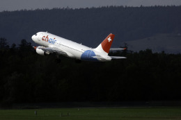planetさんが、チューリッヒ空港で撮影したチェア・エアラインズ A319-112の航空フォト（飛行機 写真・画像）