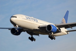 りっhiさんが、成田国際空港で撮影したユナイテッド航空 777-222/ERの航空フォト（飛行機 写真・画像）