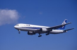 kumagorouさんが、仙台空港で撮影した全日空 767-381の航空フォト（飛行機 写真・画像）
