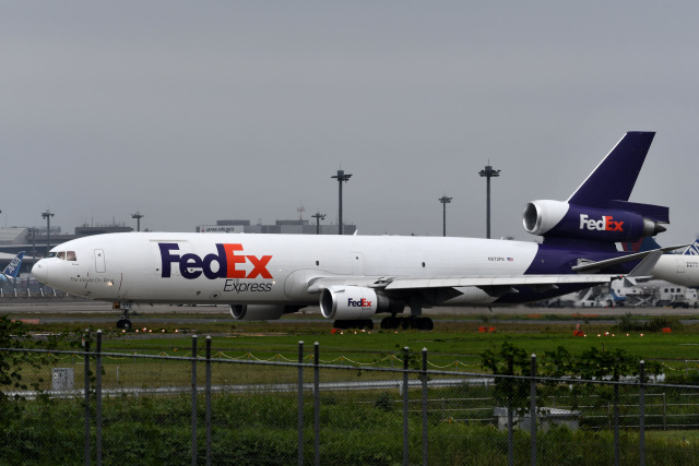 航空フォト：N572FE フェデックス・エクスプレス MD-11