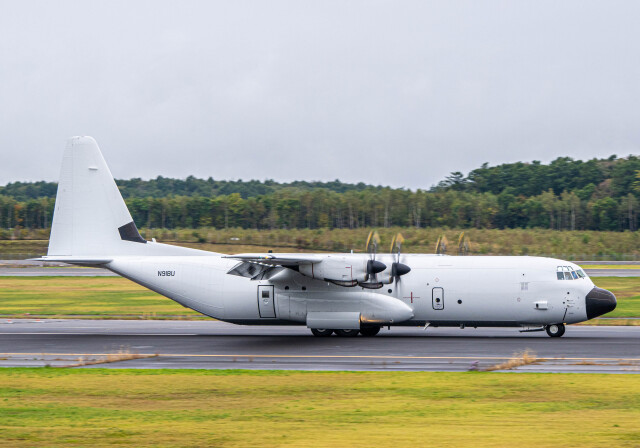 Cygnus00さんが、新千歳空港で撮影したロッキード・マーティン C-130J-30 Herculesの航空フォト（飛行機 写真・画像）