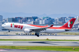 航空フォト：HL8211 ティーウェイ航空 A330-200