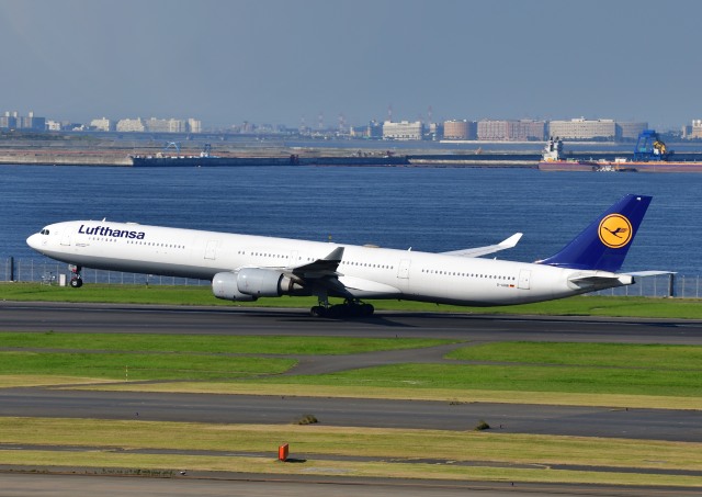 ルフトハンザ　A340 退役記念タグ　16857/35000 ルフトハンザ A340 退役記念タグ 16857/35000 Amazon | 飛行機